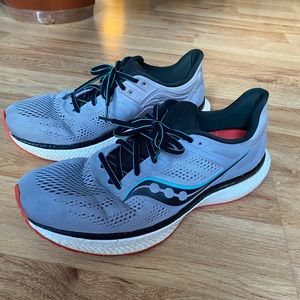 Saucony Hurricane 23 mens running shoes size 11.5